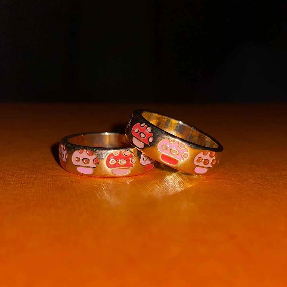 NWT Hypoallergenic Handcrafted Mushrooms Rings!🍄